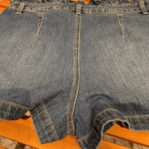 Women’s paper bag button fly shorts- Size 14 - Picture 9 of 9